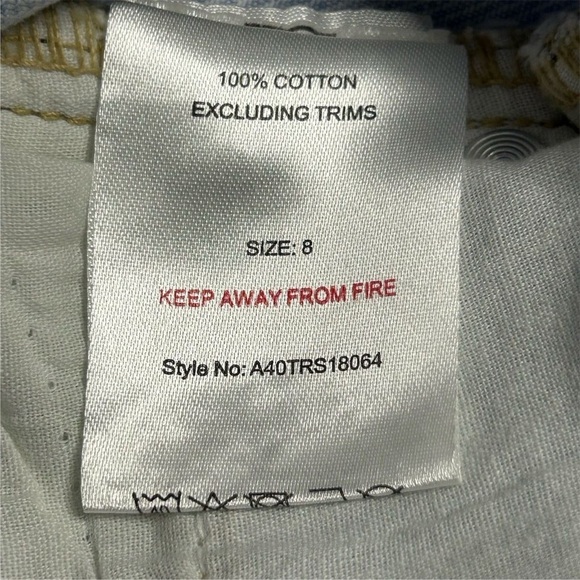 Urban Bliss Women's High Rise Denim Shorts Light Wash Blue Size 4 Casual Summer - Picture 5 of 10